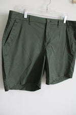Old Navy Green Everyday Short | 16