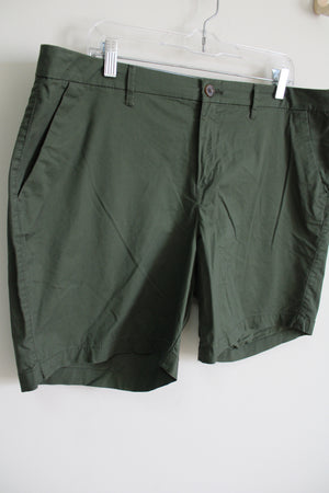 Old Navy Green Everyday Short | 16