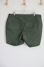 Old Navy Green Everyday Short | 16