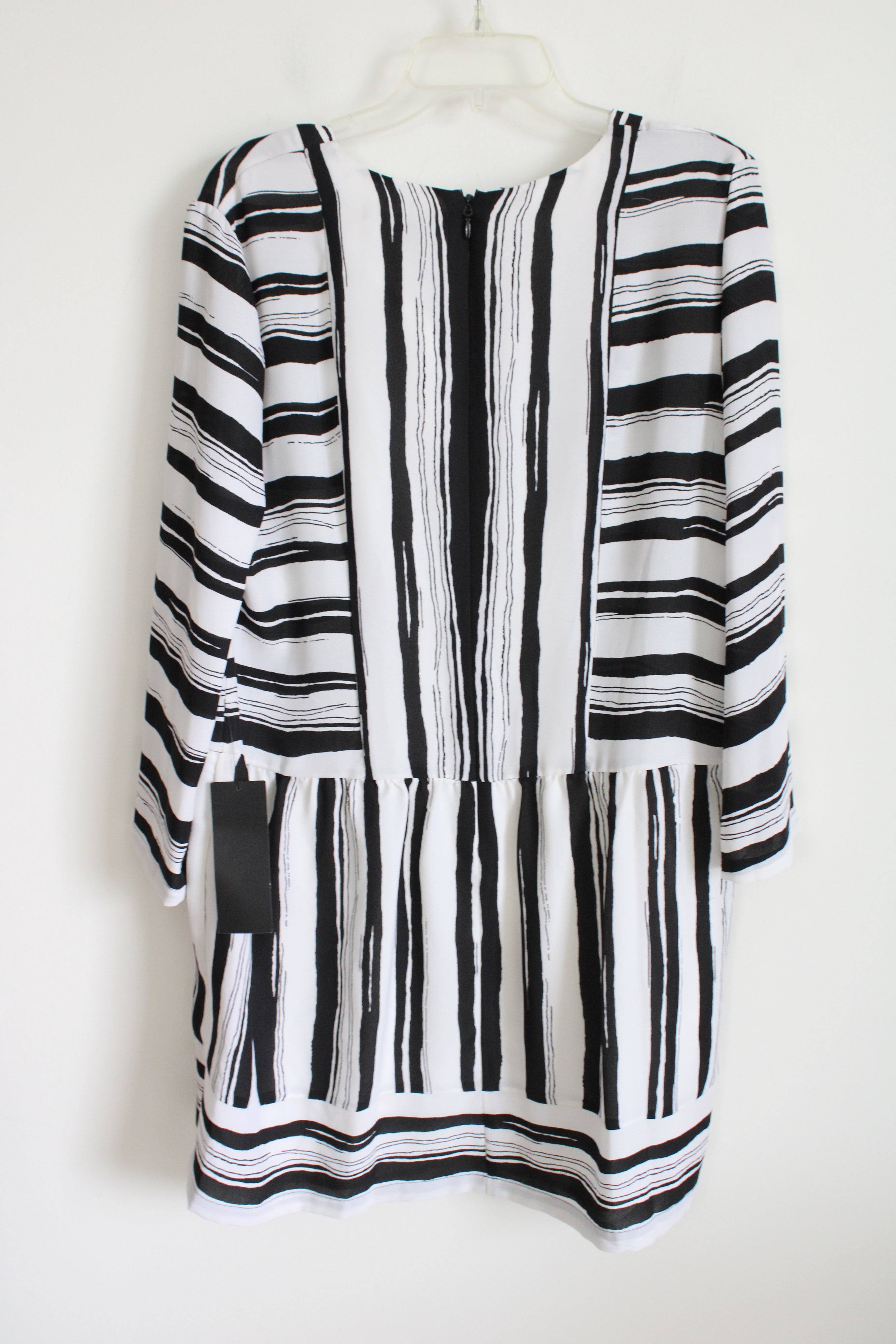 BCBG Maxazria Black White Striped Chiffon Loose Fit Dress