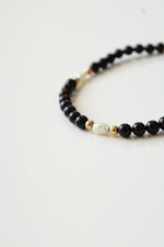 14K Yellow Gold Clasp Rice Pearl & Onyx Beaded Bracelet