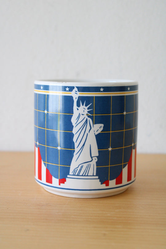 Chatsworth, CA Best Wishes Gifts Statue Of Liberty Singing National Anthem Mug