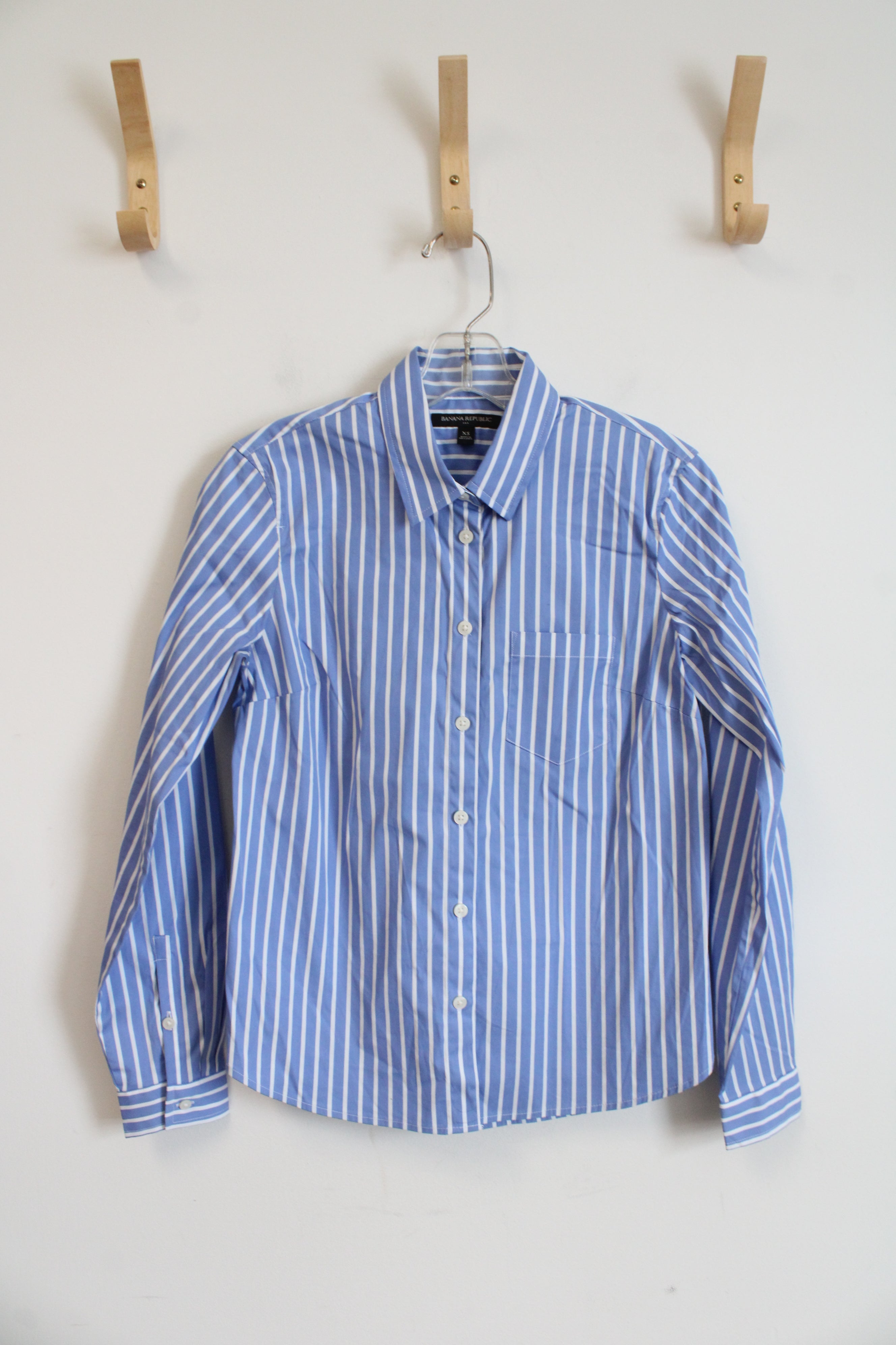 Banana Republic Blue & White Striped Button Down Top | XS