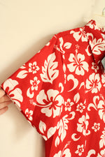 NEW Mizvsitrd Red and White Hawaiian Flower Short Sleeve Button Down Shirt | S