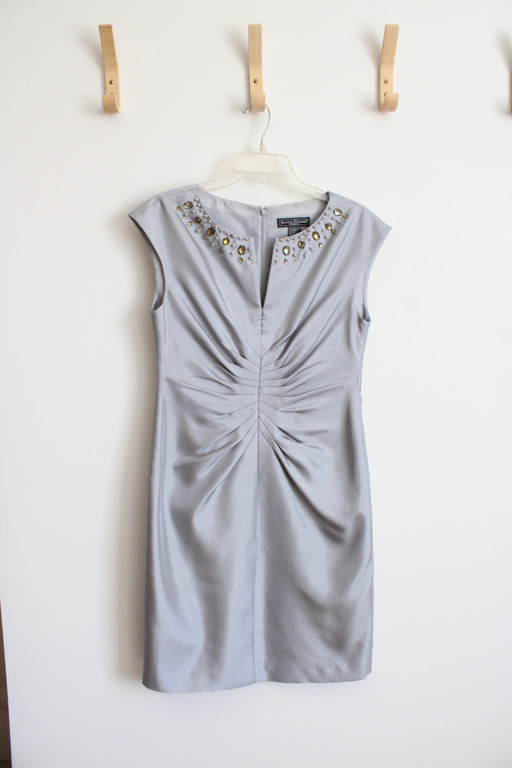 Jessica Howard Sleeveless Gray Jeweled Dress | 8 (M)