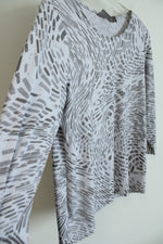 Chico's Gray White Patterned Long Sleeved Top | 1 (M/8)