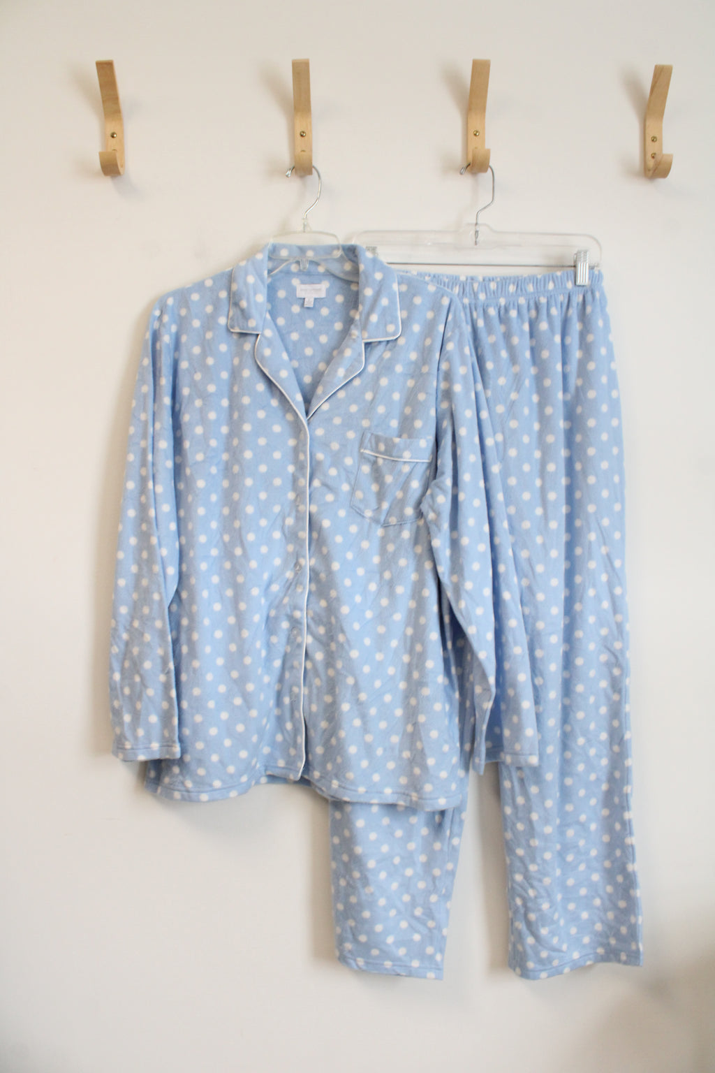 Great Northwest Clothing Company Blue & White Polka Dot Fuzzy Pajama Set | L