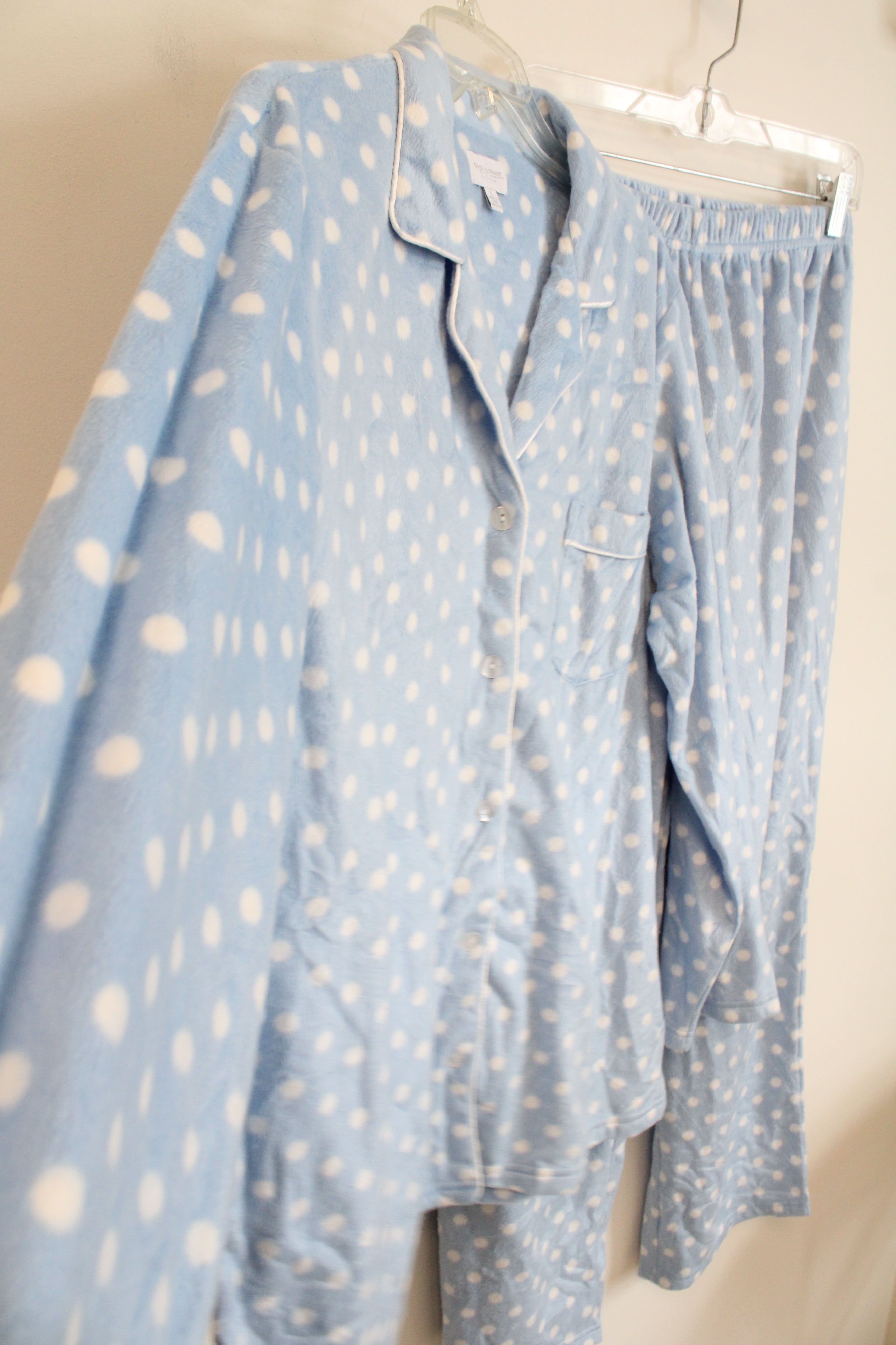 Great Northwest Clothing Company Blue & White Polka Dot Fuzzy Pajama Set | L
