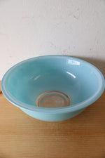 Pyrex 325 2.5L Light Blue Medium Nesting Bowl