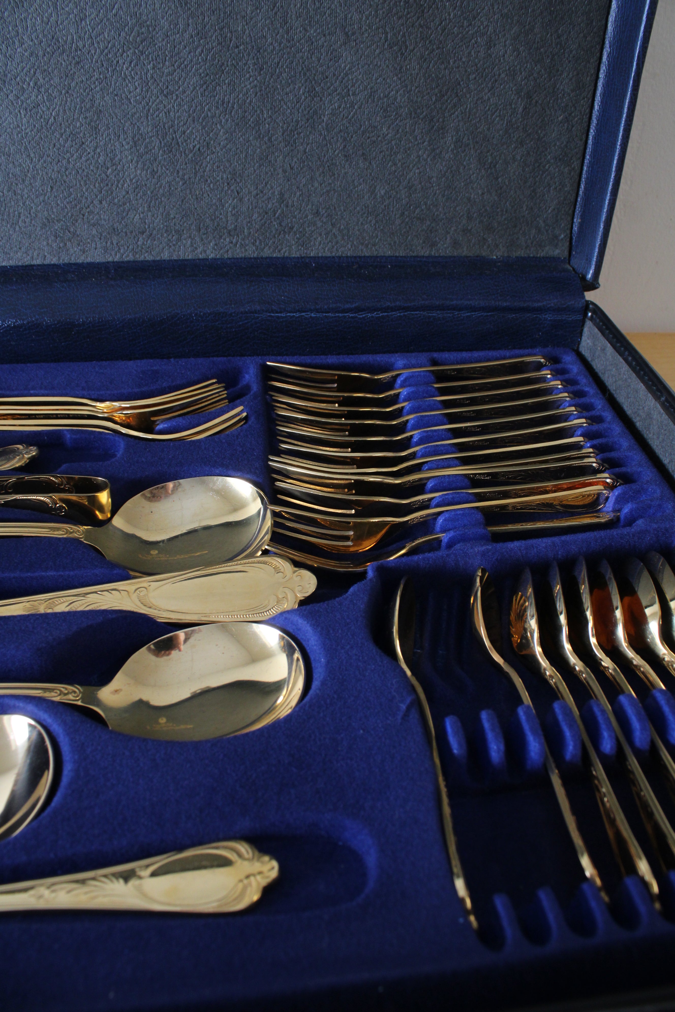 Vintage SBS Solingen Qualitats-Bestecke 24K Gold Silverware Set | 69-Piece Set