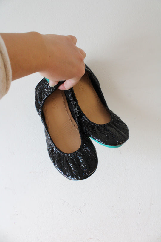 Tieks Black Crinkle Patent Leather Ballet Flats | Size 8