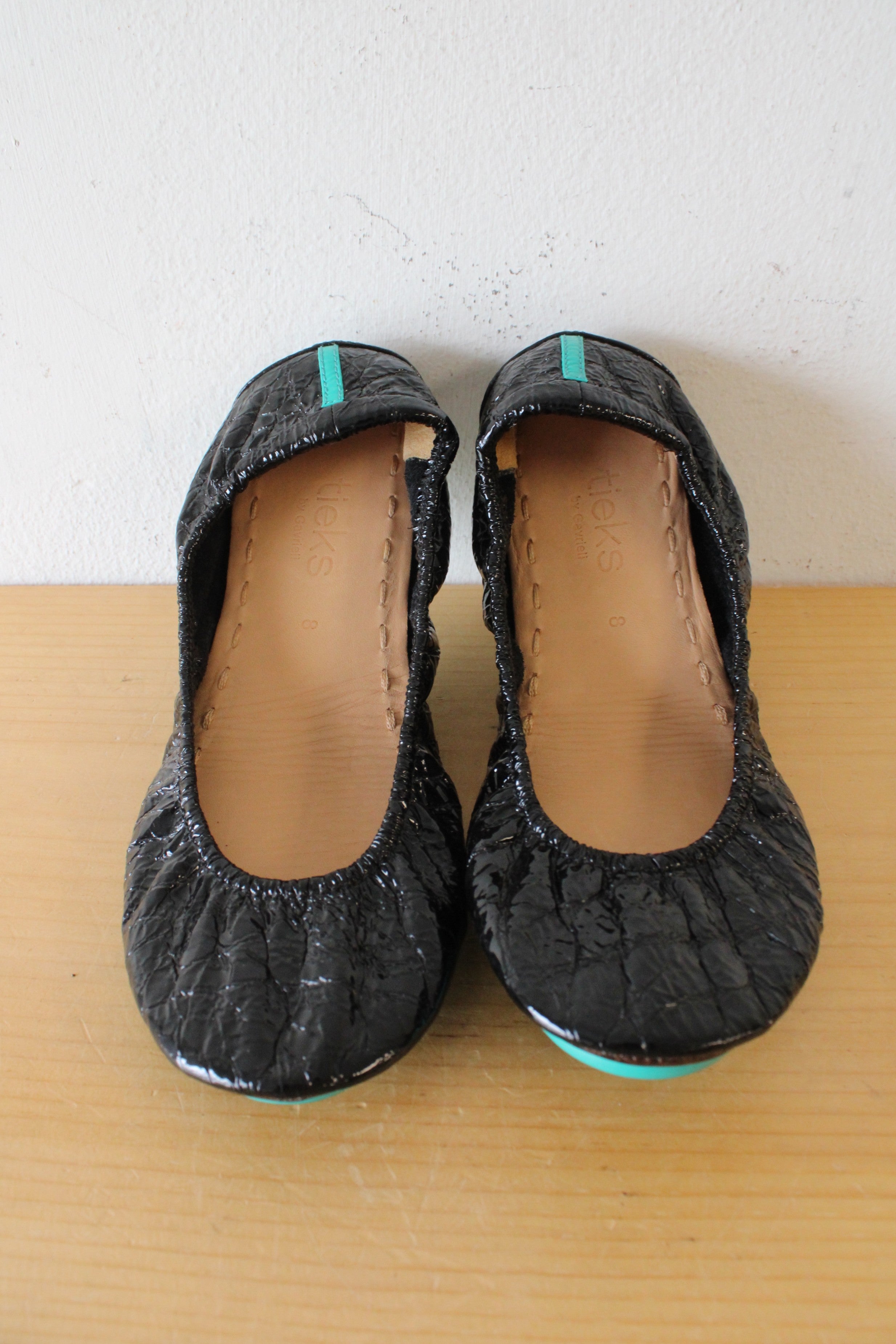 Tieks Black Crinkle Patent Leather Ballet Flats | Size 8