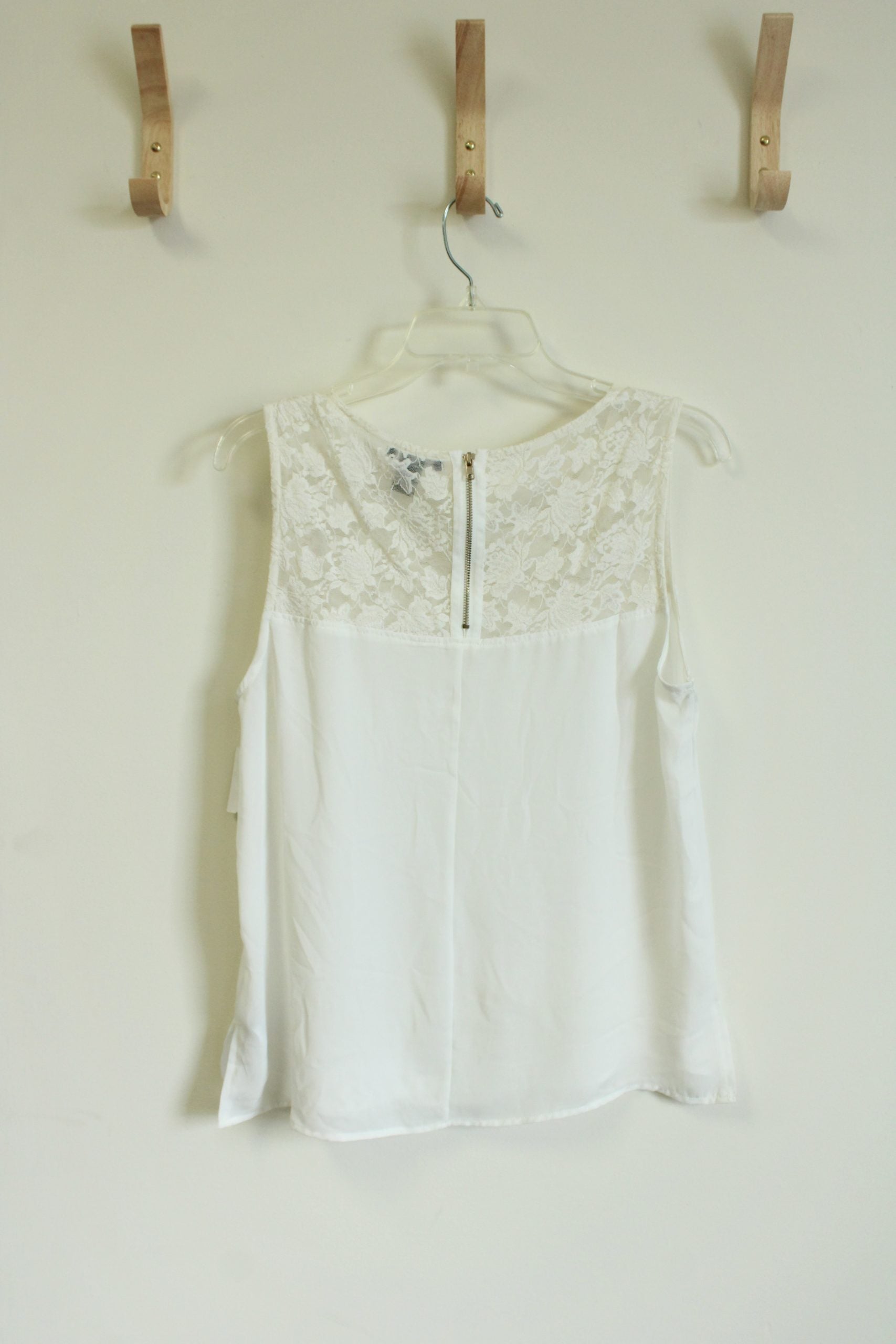 Forever 21 White Chiffon Lace Top | Size M