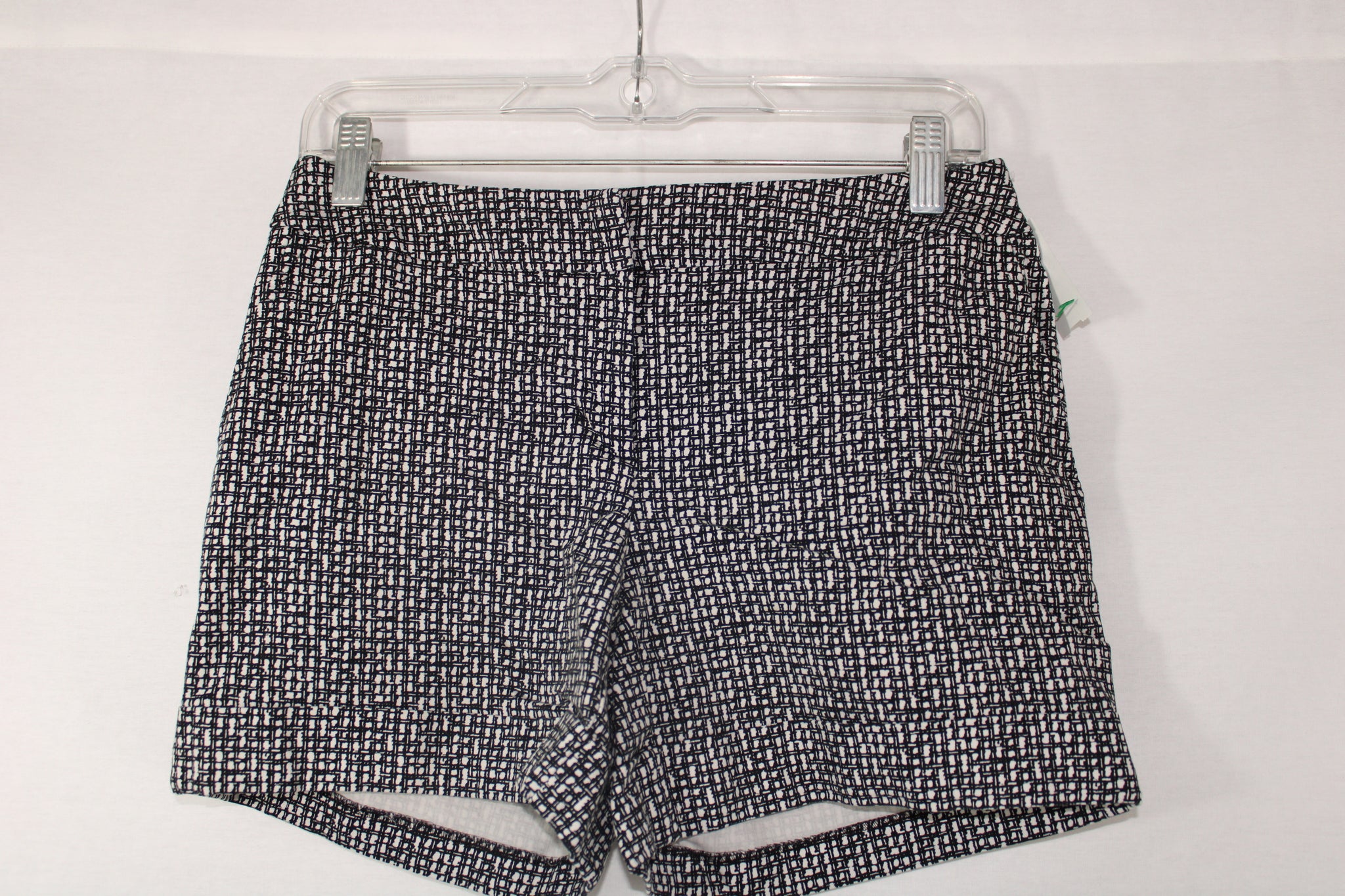 APT.9 Black & White Shorts | Size 2