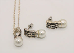 Faux Pearl Earring & Necklace Set