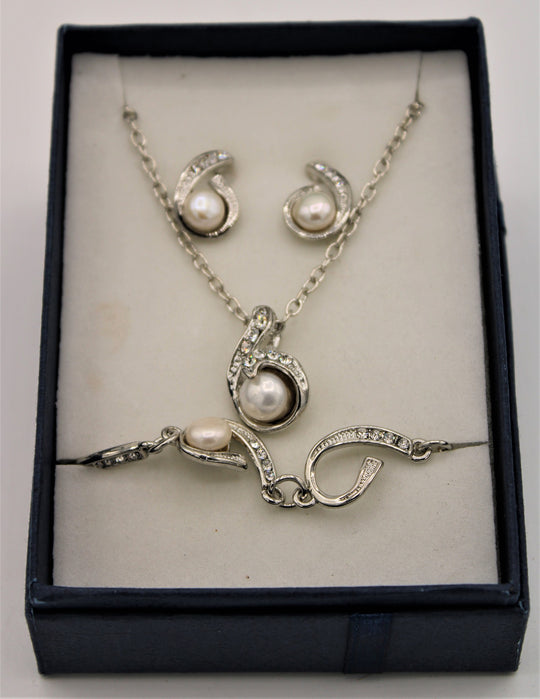 Pearl Jewelry Set