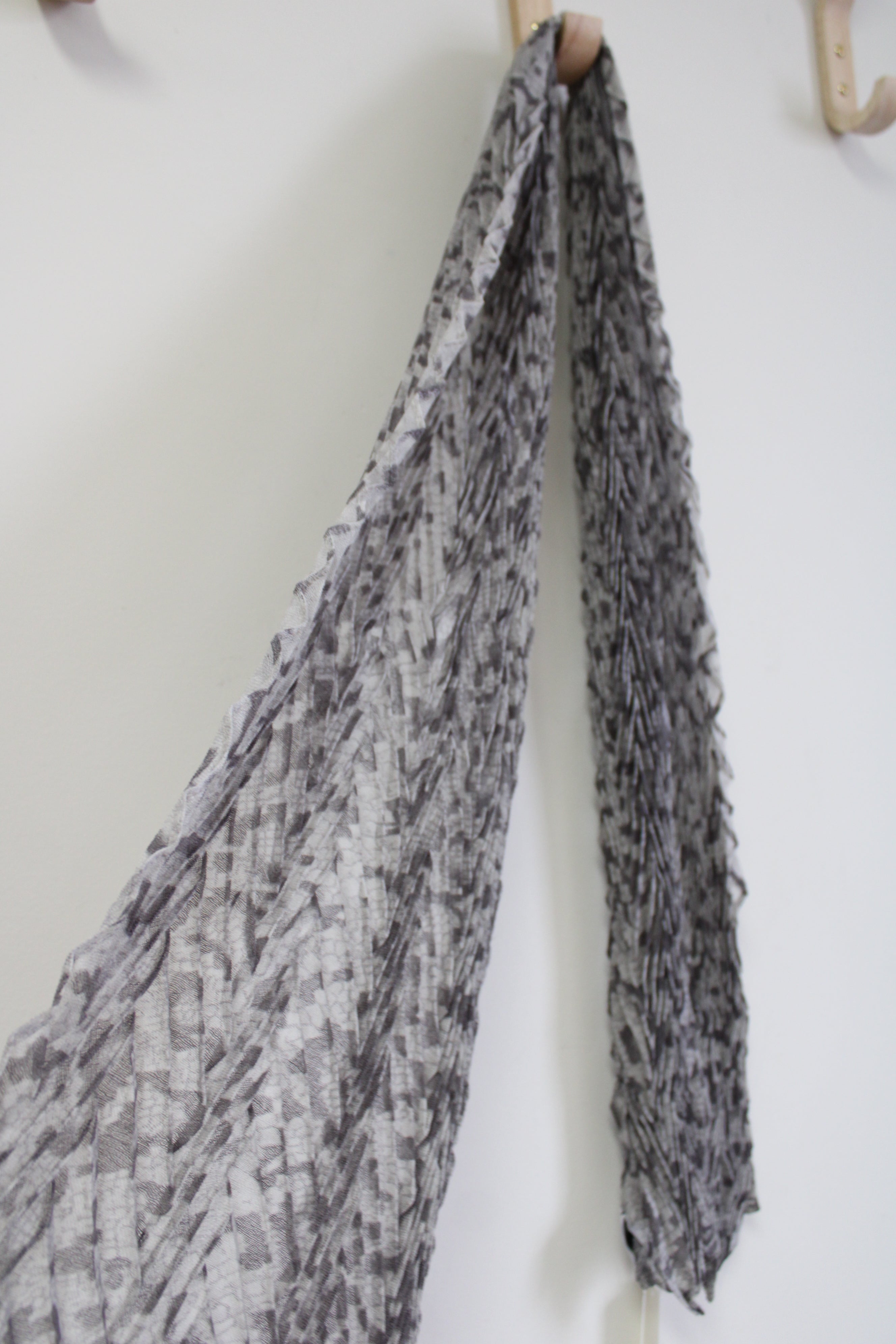 NEW Talbots Gray Snakeskin Soft Wool Scarf