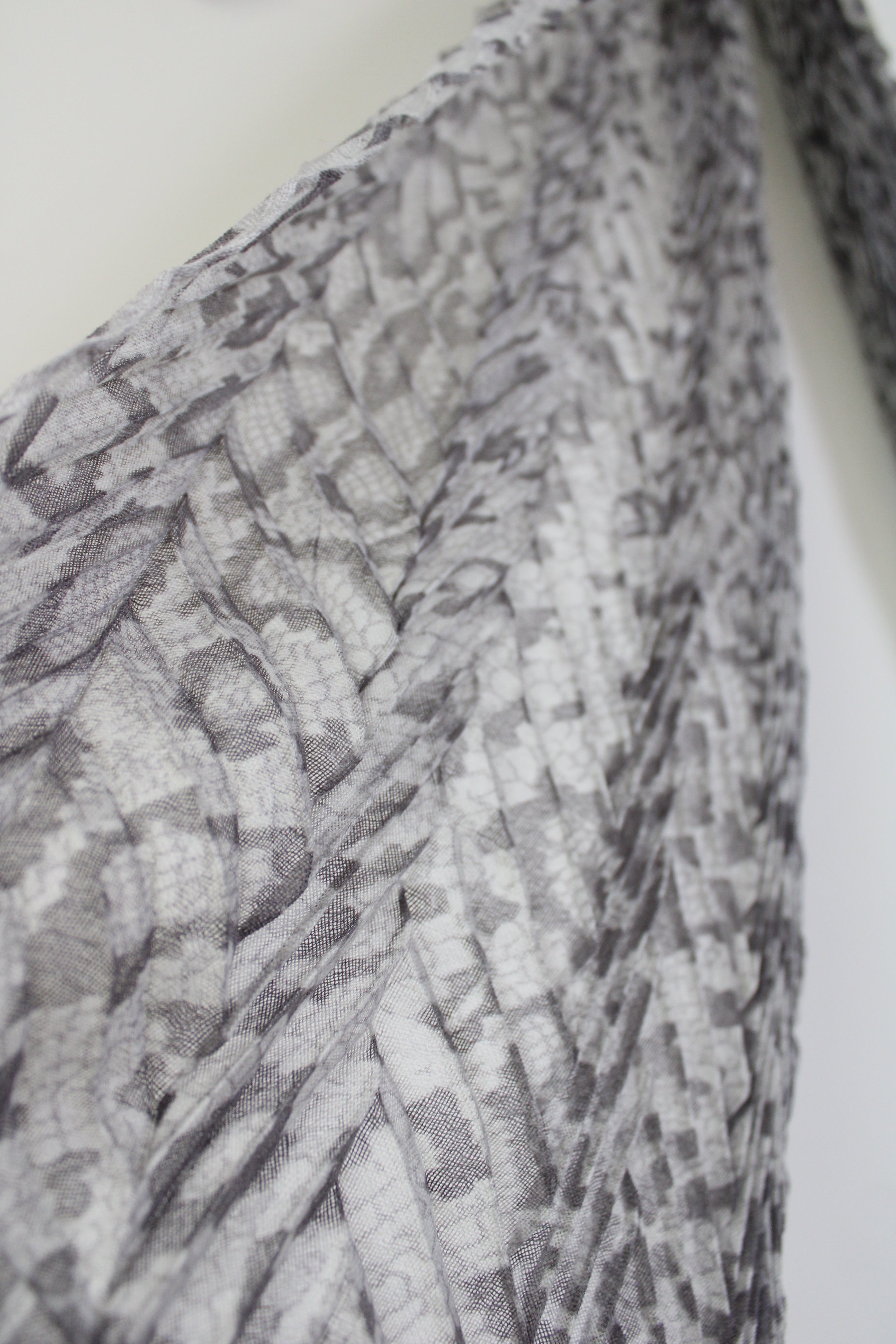 NEW Talbots Gray Snakeskin Soft Wool Scarf