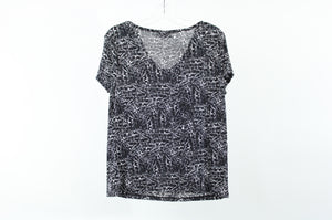 Jaclyn Smith Black & White Patterned Top | M