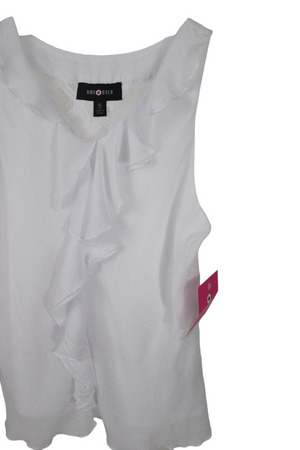 NEW Amy Byer White Top | 16